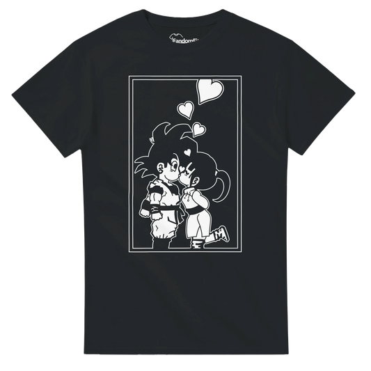 Camiseta anime Beso Chibi Shōnen en blanco y negro con estilo romántico retro – FandomFit