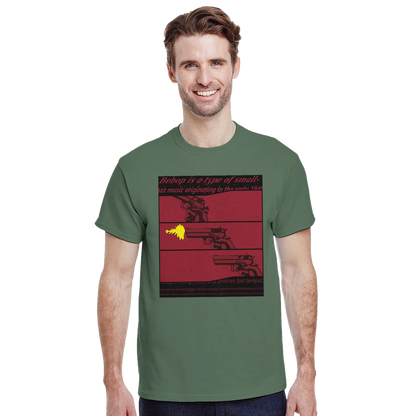 Modelo luciendo camiseta anime Space-Noir Bebop con diseño noir retro – FandomFit