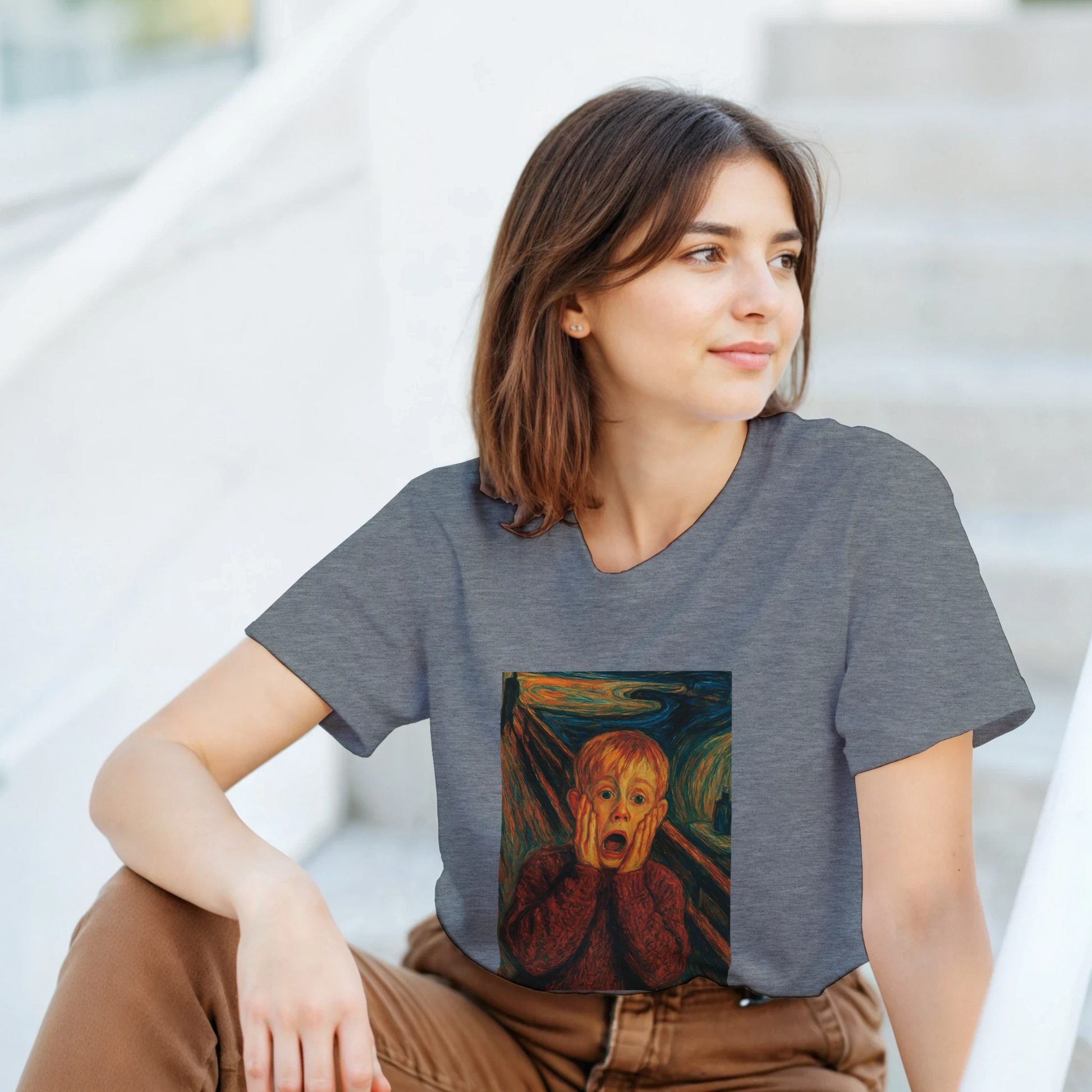 Camiseta friki El Grito de Kevin con estilo retro y modelo casual – FandomFit