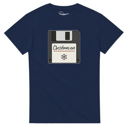 Camiseta friki de Navidad Christmas.exe colocada en plano sobre fondo neutro para apreciar la ilustración