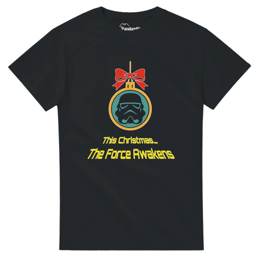 Vista general del diseño con bola navideña y casco estilo galaxia.