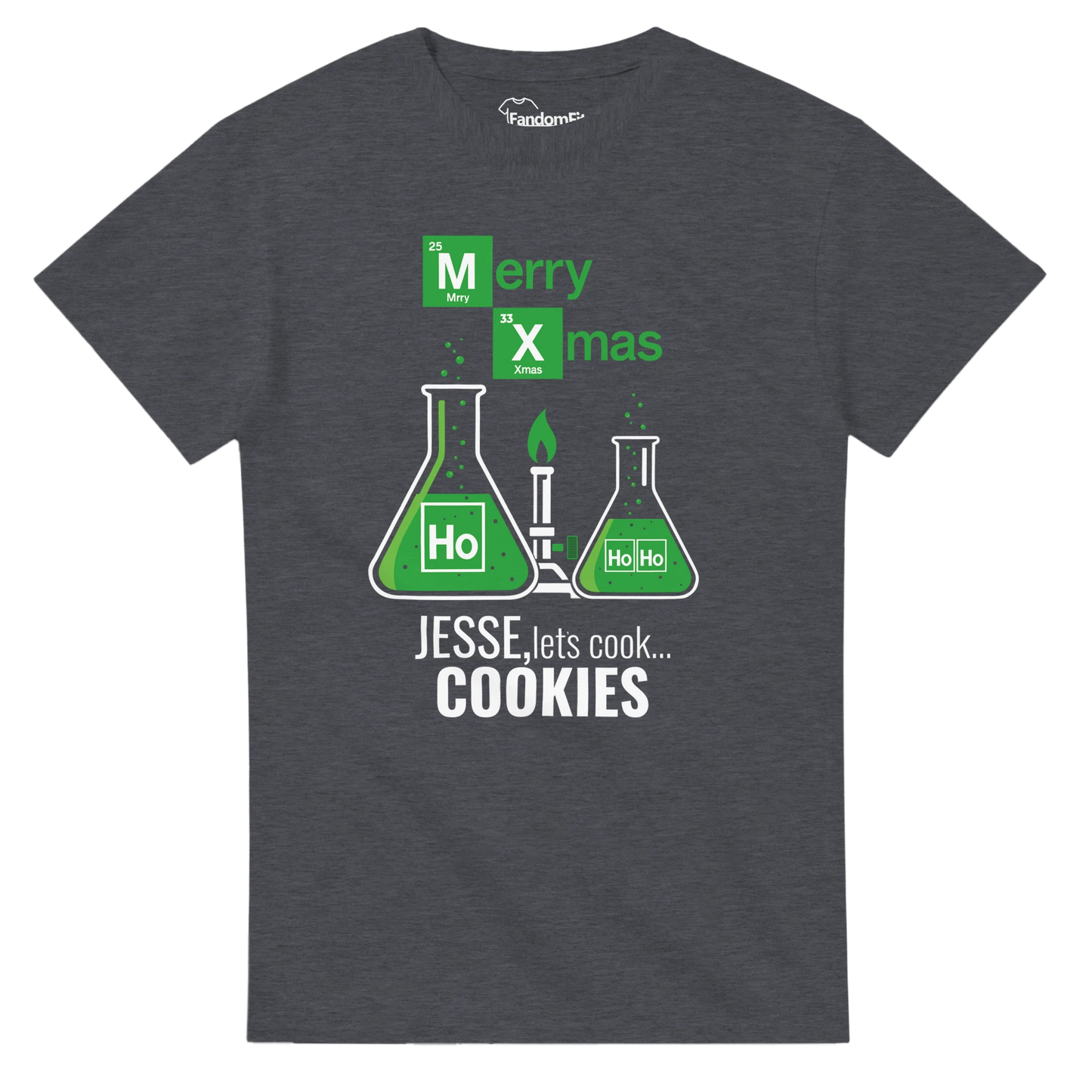 Mockup frontal de la camiseta friki navideña Let’s Cook Cookies con diseño químico verde.