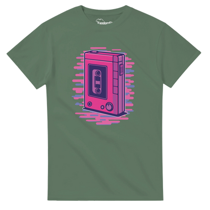 Camiseta friki retro con ilustración inspirada en el icónico walkman de los 80 – FandomFit