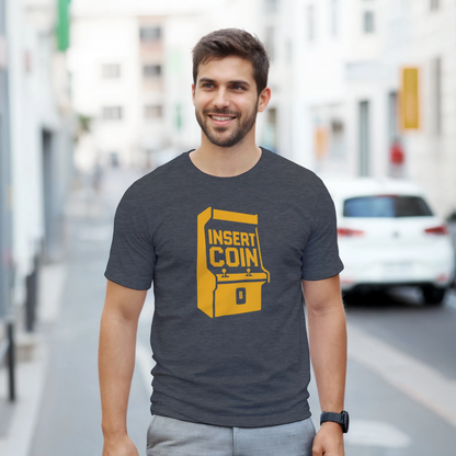 Outfit con camiseta Insert Coin de videojuegos clásicos – FandomFit