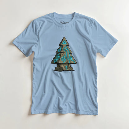 Primer plano de las runas azules del Árbol de Runas Ancestrales en camiseta friki navideña negra