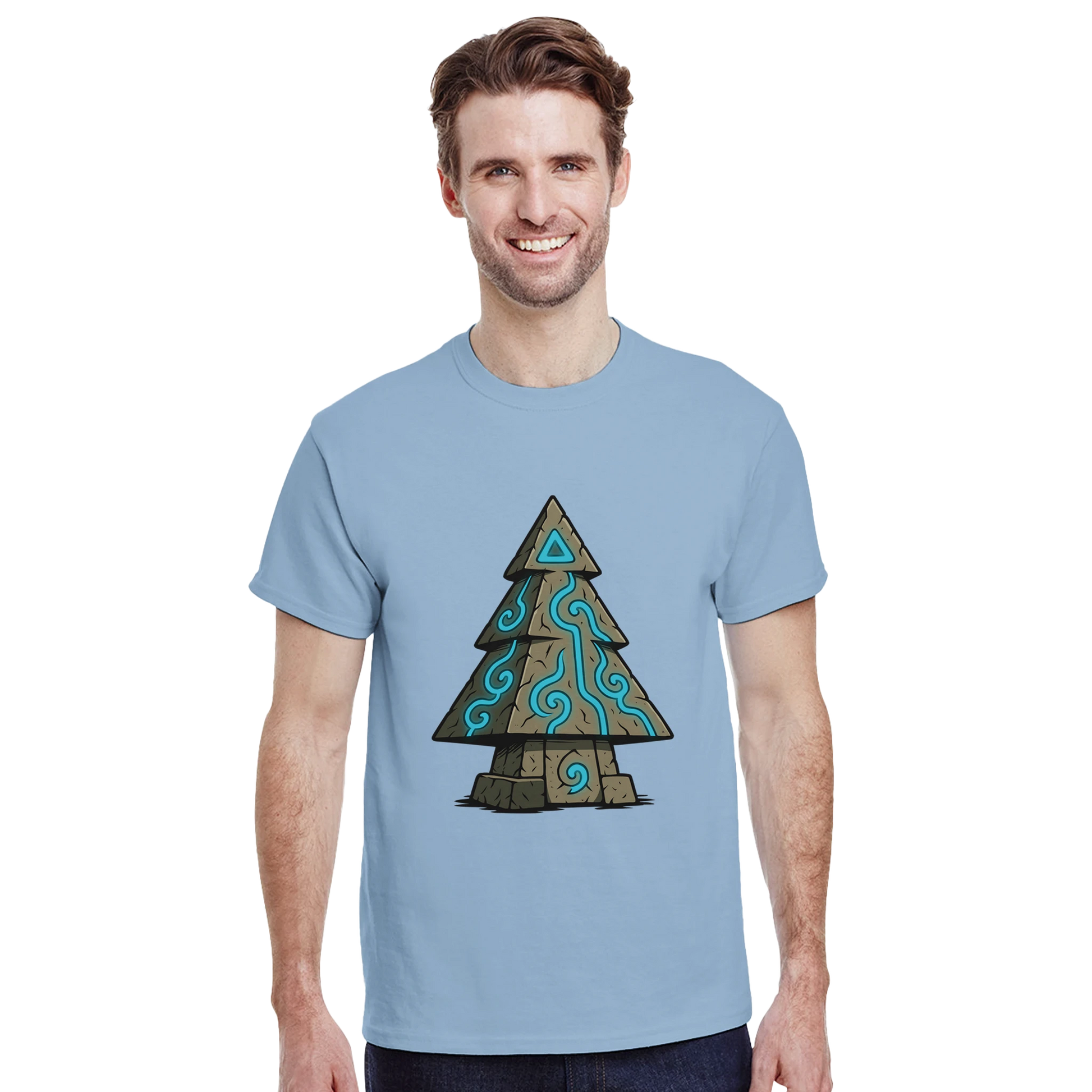 Modelo hombre en vista tres cuartos luciendo camiseta Árbol de Runas Ancestrales, diseño mágico con runas brillantes