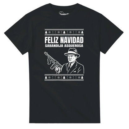Camiseta navideña friki con ilustración gangster sobre fondo oscuro