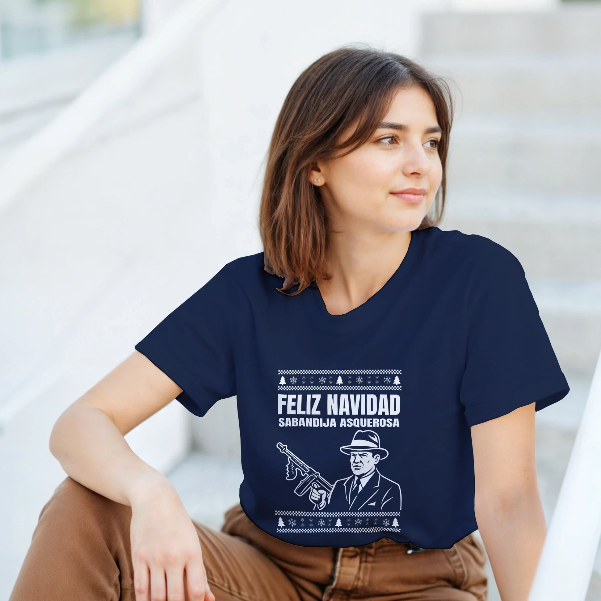 Look casual con camiseta navideña friki de humor clásico