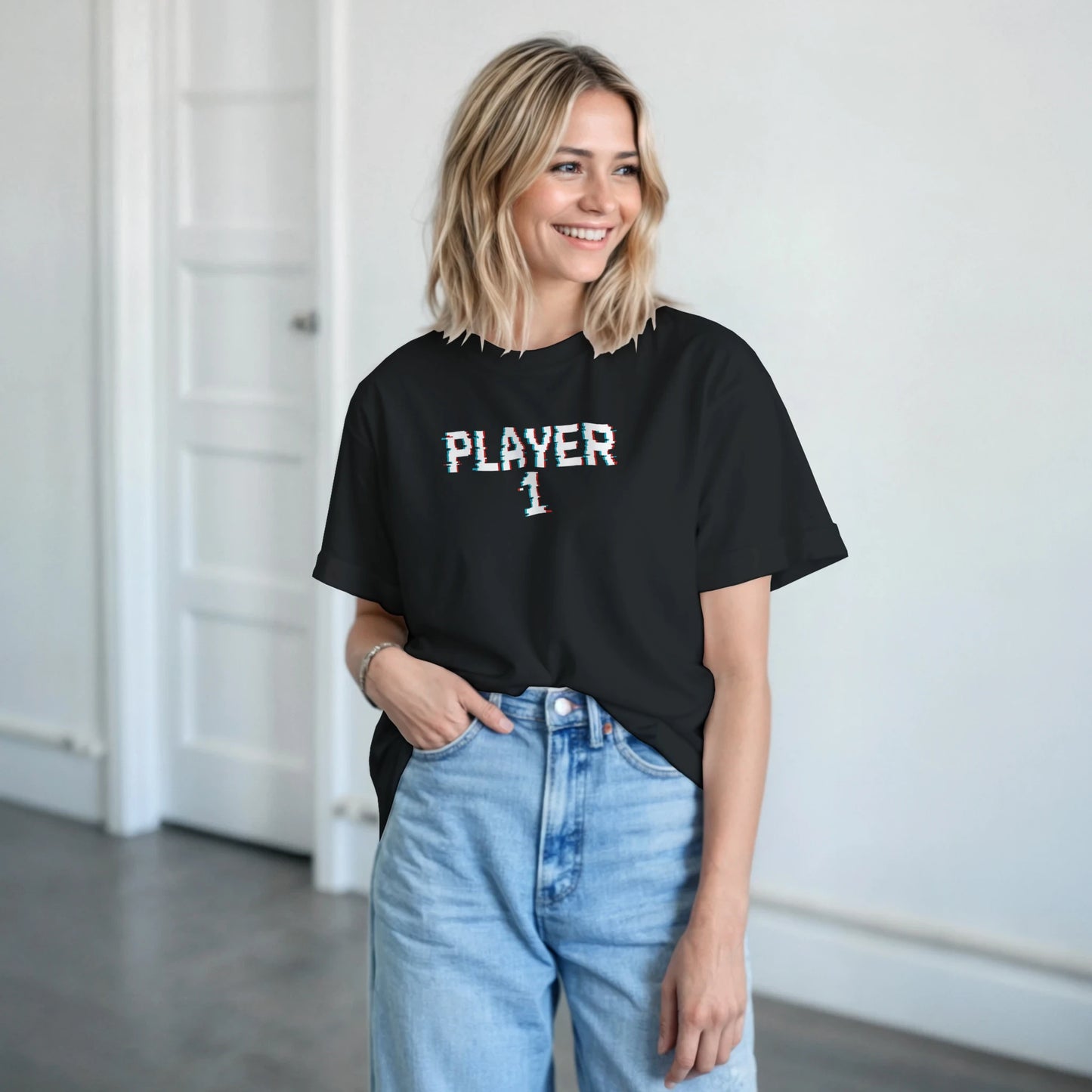 Look gamer con camiseta retro Player 1 de estilo glitch arcade – FandomFit
