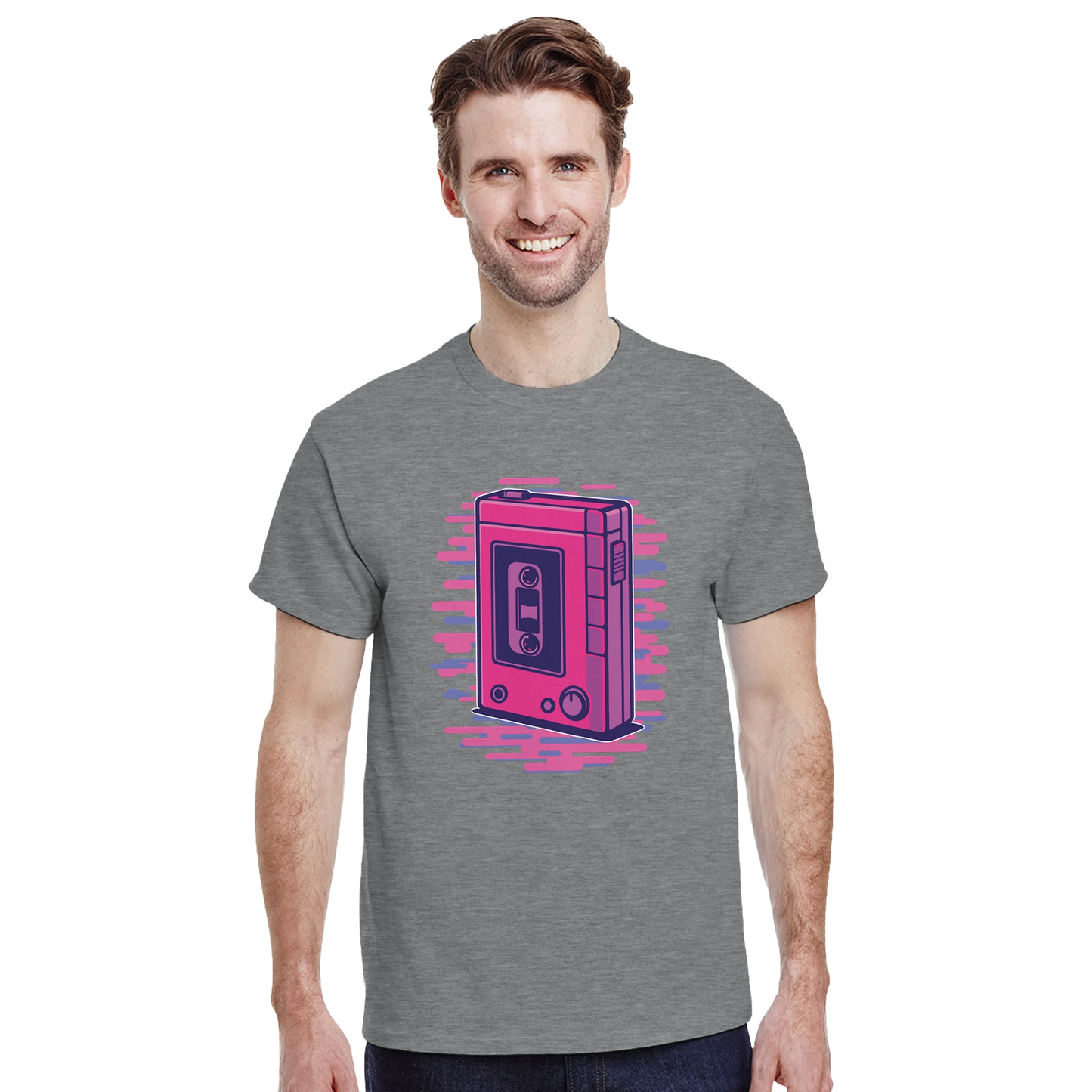 Camiseta retro 80s Walkman con diseño neón y modelo urbano – FandomFit