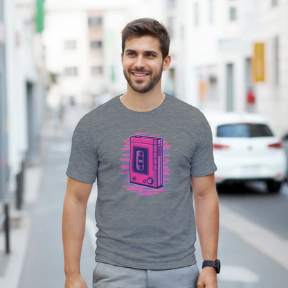 Modelo luciendo camiseta retro 80s Walkman de moda friki nostálgica – FandomFit