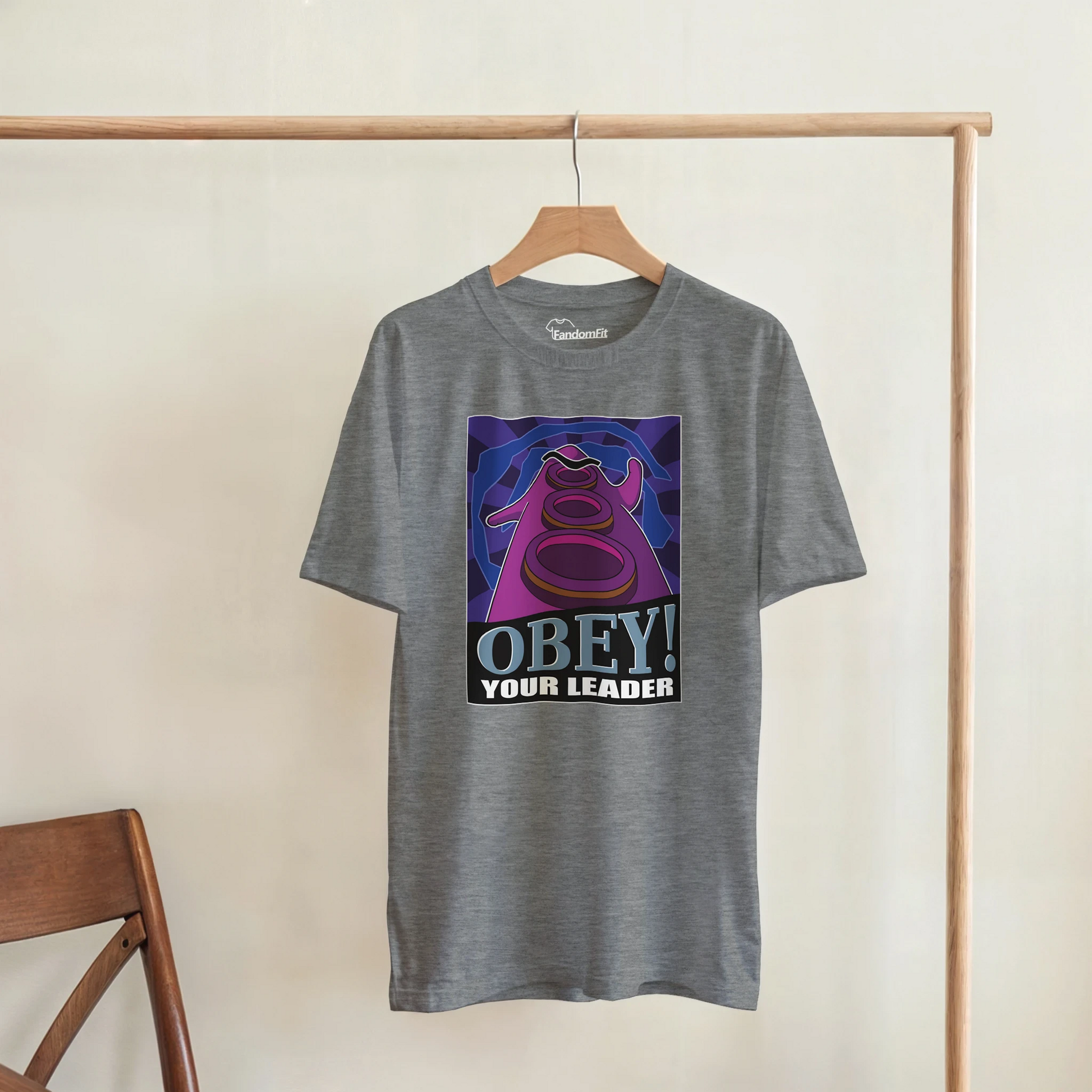 Detalle del diseño Tentáculo Morado OBEY! con estética de videojuego clásico – FandomFit