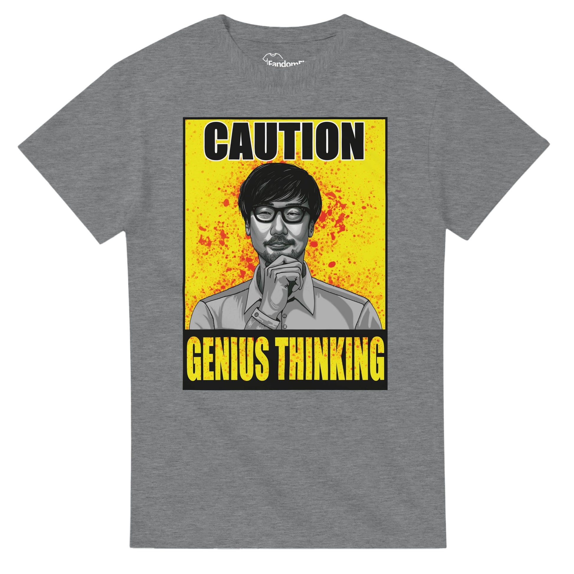 Camiseta videojuegos Caution Genius Thinking con fondo metálico y tipografía bold – FandomFit